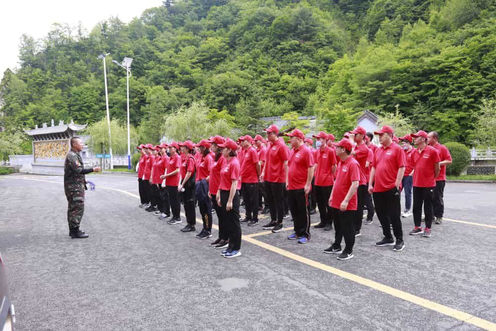 吉高千方黨支部組織開(kāi)展“奮斗百年路、啟航新征程”主題黨日活動(dòng)