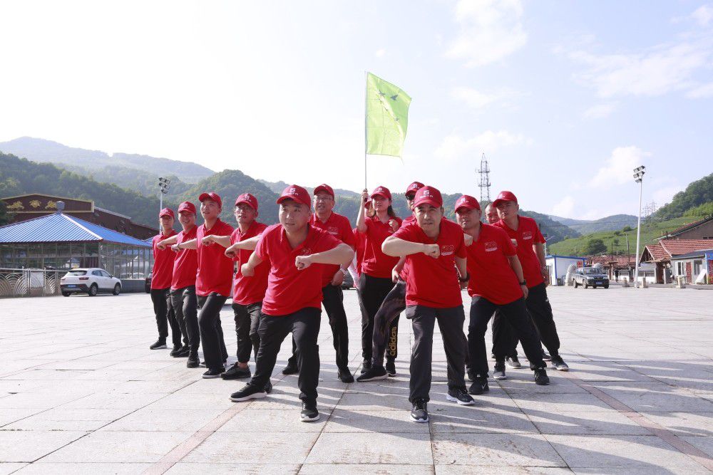 吉高千方黨支部組織開(kāi)展“奮斗百年路、啟航新征程”主題黨日活動(dòng)